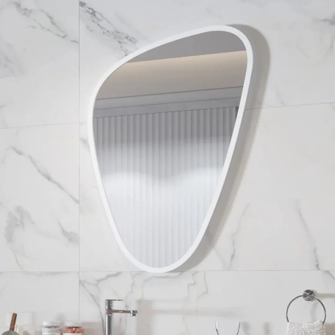 Karag Specchio LED con cornice rettangolare Elena 68.3x95.6 cm bianco