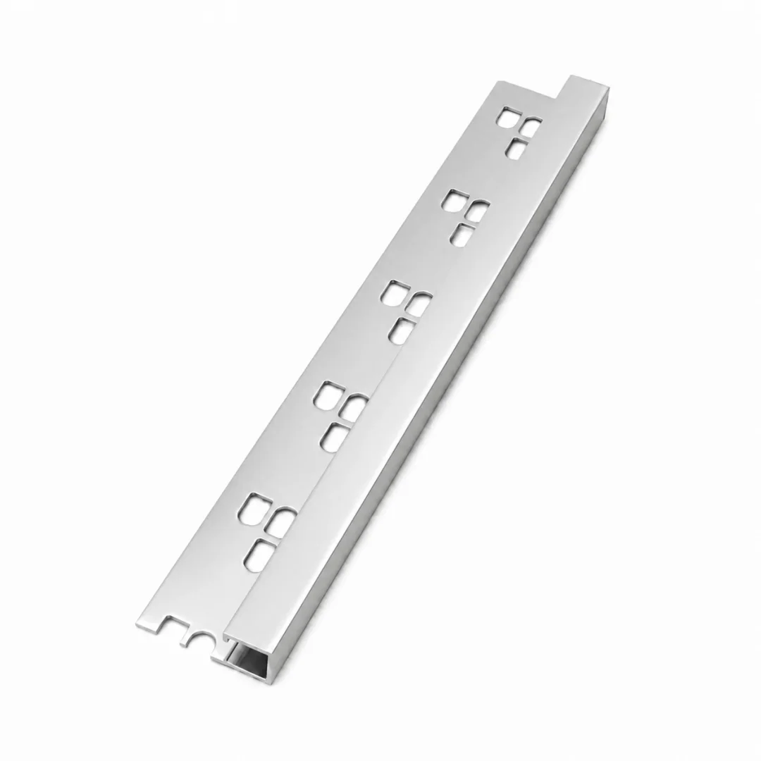 Special Profiles Profilo quadrato per rivestimento Special Square 10 mm Argento brillante 2,7 m