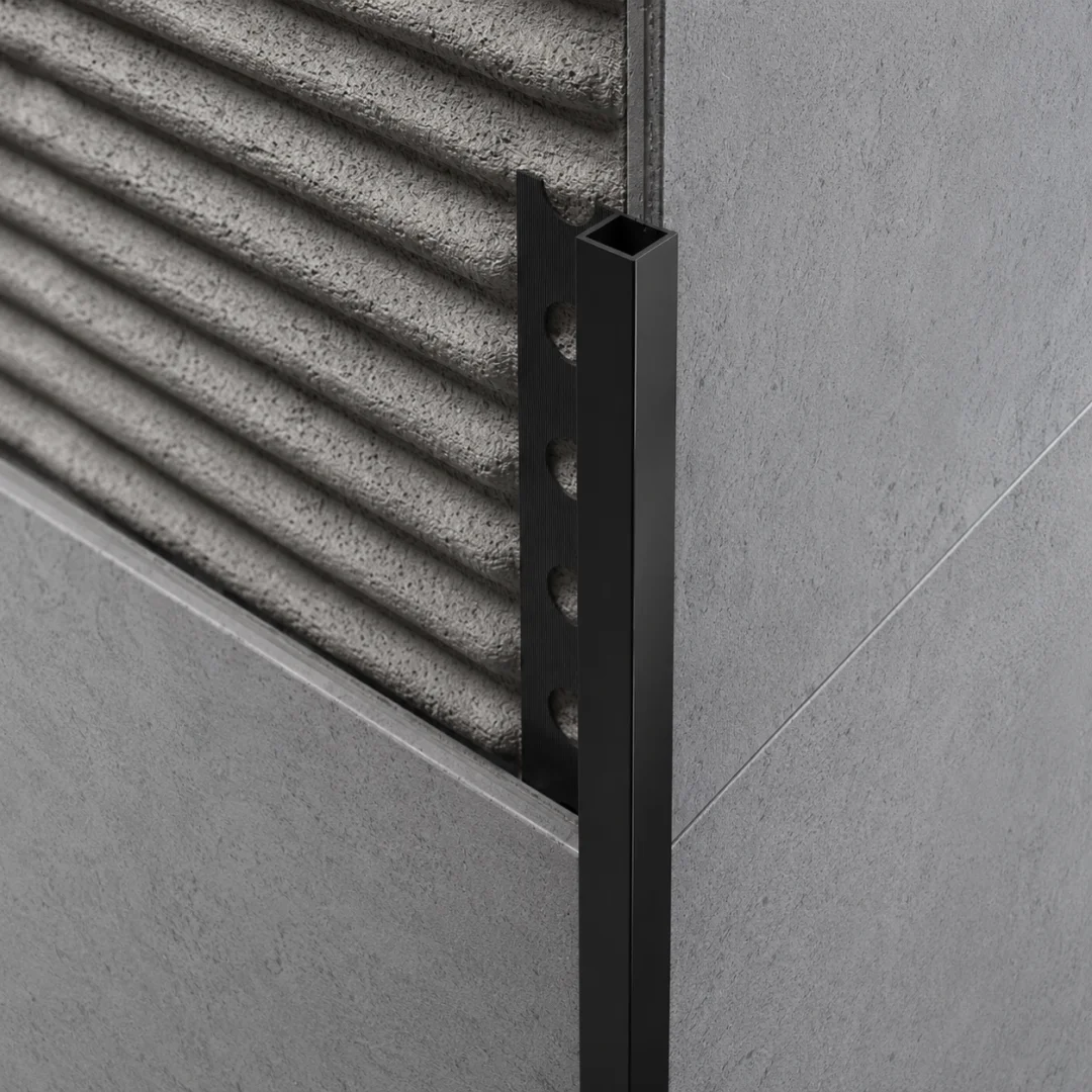 Special Profiles Profilo quadrato per rivestimento Special Square 10 mm Nero Stone 2,7 m