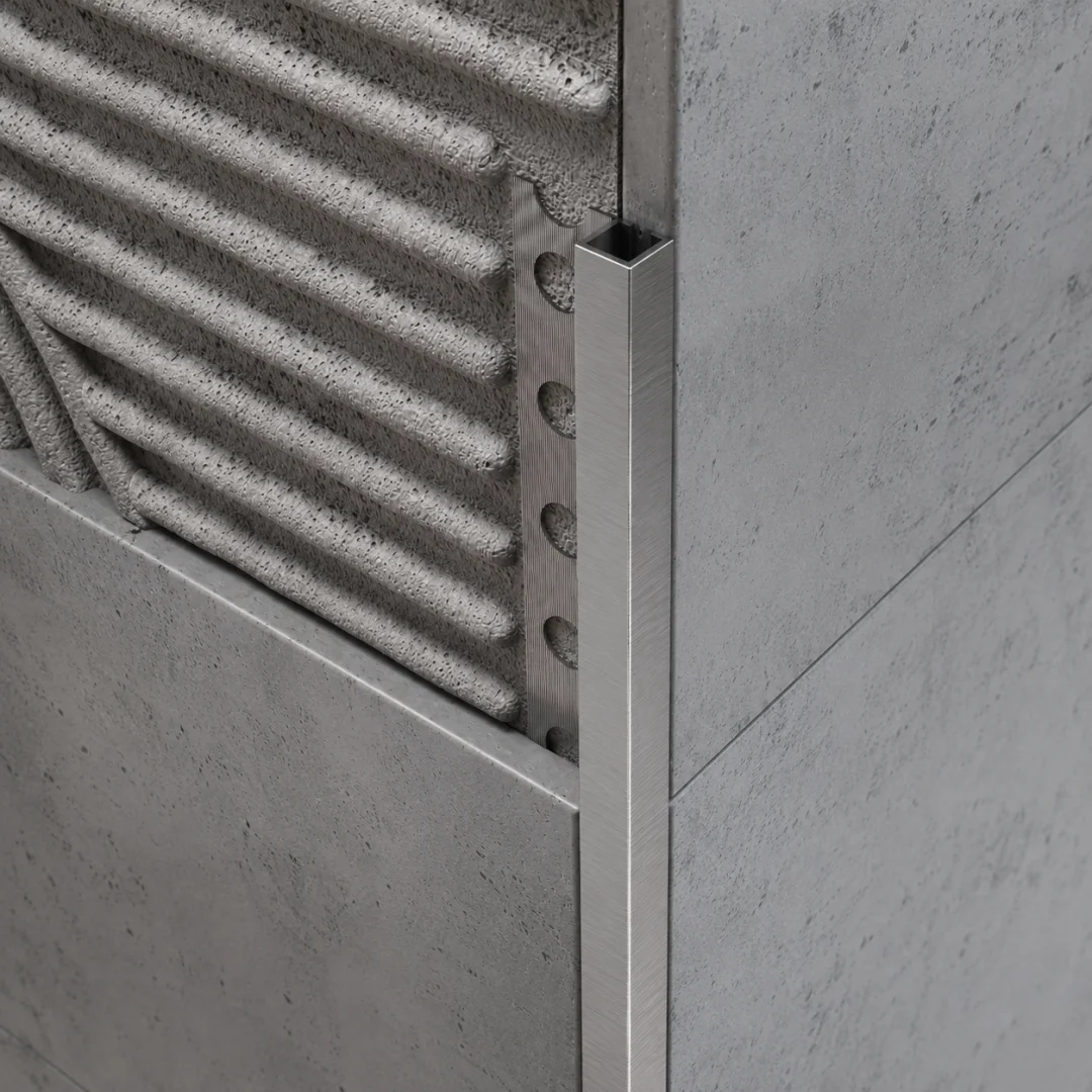 Special Profiles Profilo quadrato per rivestimento Special Square 10 mm Acciaio inox spazzolato 2,7 m