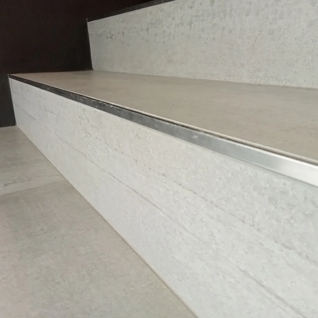 Special Profiles Profilo terminale a L per rivestimento Specialterm 10 mm Acciaio inox spazzolato 2,7 m